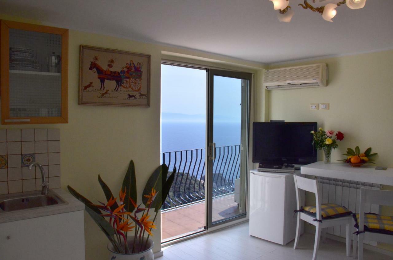 Apartment L'Attico Taormina Buitenkant foto