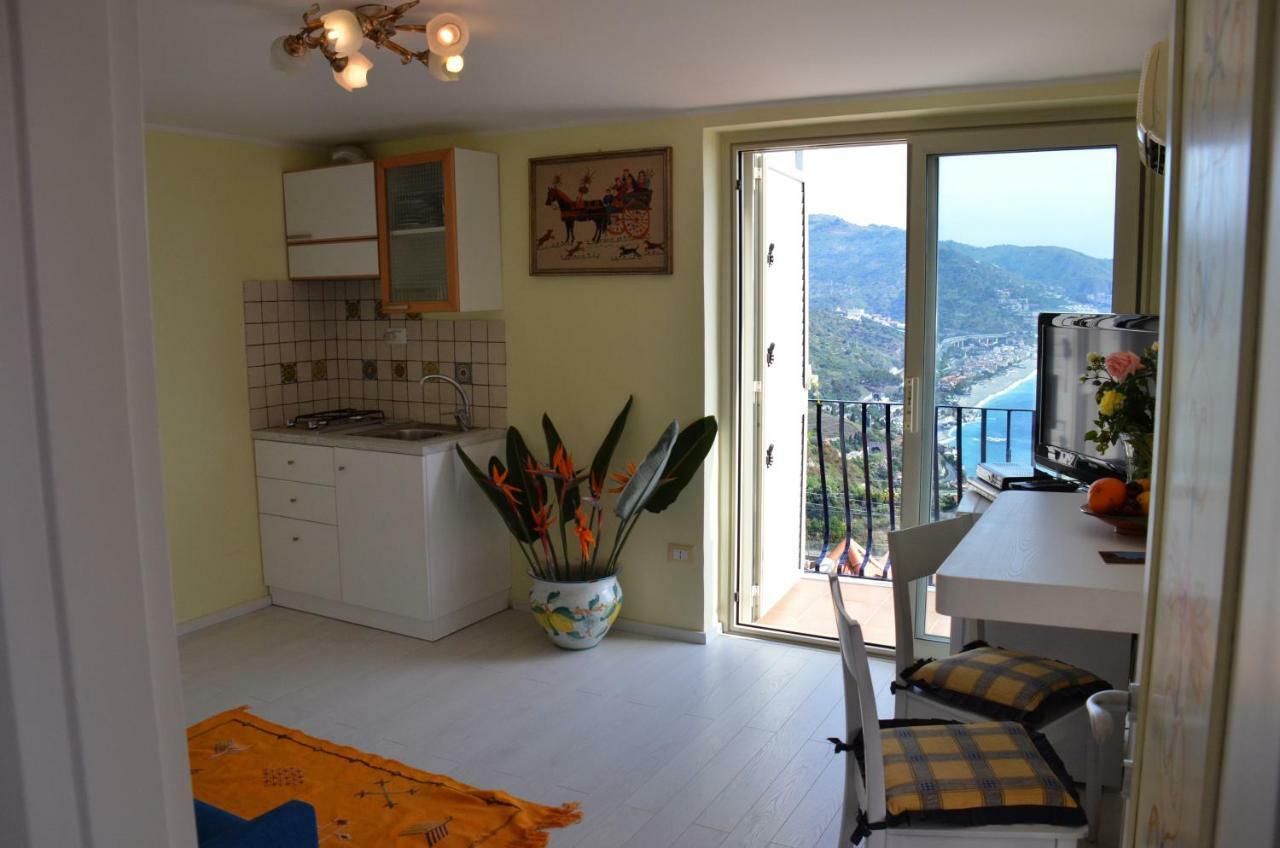 Apartment L'Attico Taormina Buitenkant foto